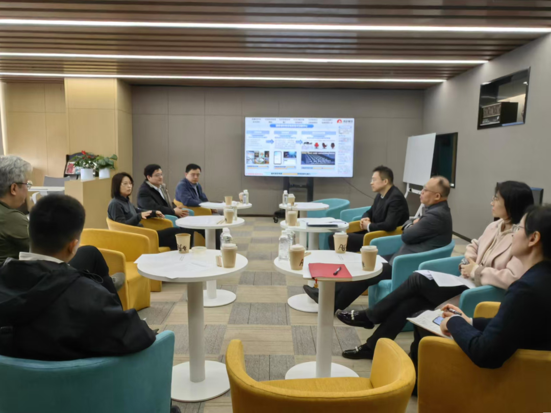 貫徹“XR產(chǎn)業(yè)創(chuàng)新中心”建設(shè)戰(zhàn)略布局，西投控股赴西部電影集團(tuán)有限公司座談交流