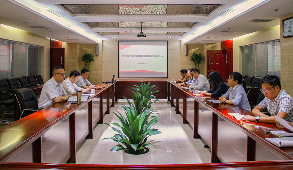 杜巖岫同志參加支部活動，為黨員講授黨課