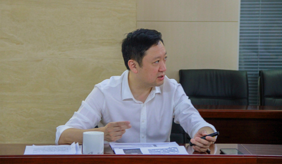 杜巖岫同志參加支部活動(dòng)，為黨員講授黨課