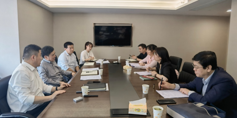 公司與經(jīng)開(kāi)區(qū)管委會(huì)財(cái)政局、經(jīng)開(kāi)渭發(fā)集團(tuán)座談